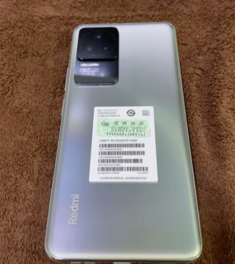 出红米K50，12G+256G银迹，12月...