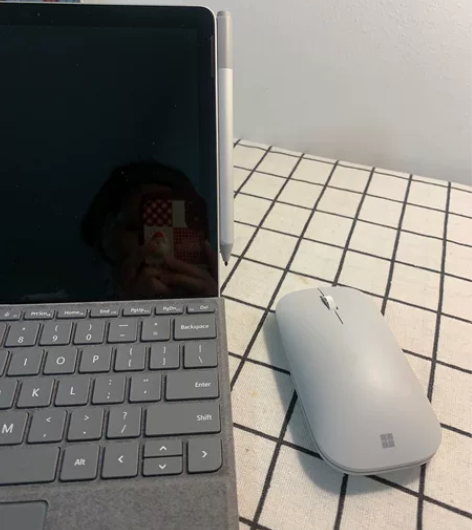 微软的surface Go 2，微软平板电...