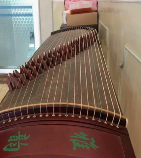 雅韵 古筝几乎全新 吊牌在 报的班直接在老...