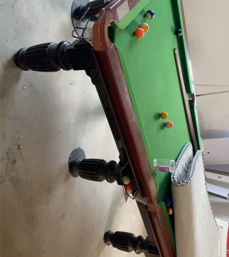 台球桌 给钱就卖 但是我不会拆 感兴趣的话...