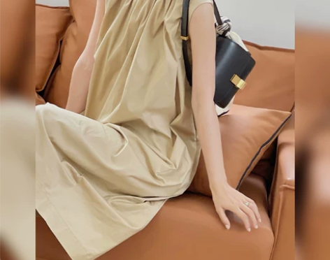 2021新款法式无袖连衣裙女夏卡其色小众气...