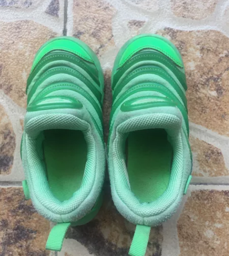 耐克Nike毛毛虫 童鞋 购于日本,尺寸1...