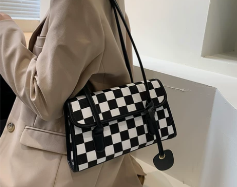 黑色包包女夏季2021新款潮时尚棋盘格子单...