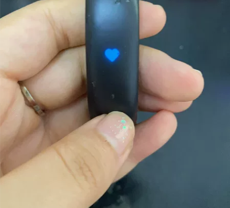 魅族运动手环 可以测步数，消耗的热量，心率...