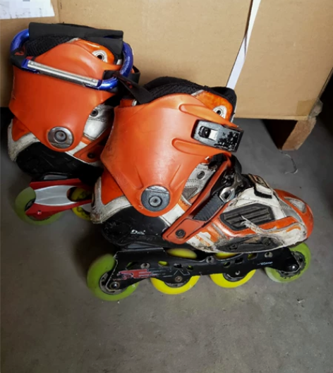 出售HV轮滑鞋一双，40码，闲置了几年，可...