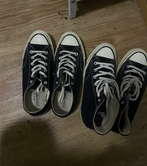 出二双匡威帆布鞋，战损伊拉克成色、一双五十...