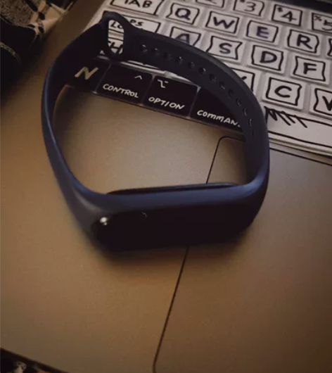 小米手环5nfc版本，带2根充电线和2个手...