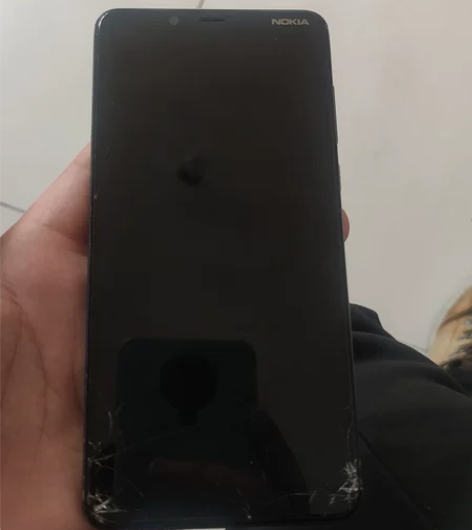 诺基亚3.1plus，3+32  屏幕如图...