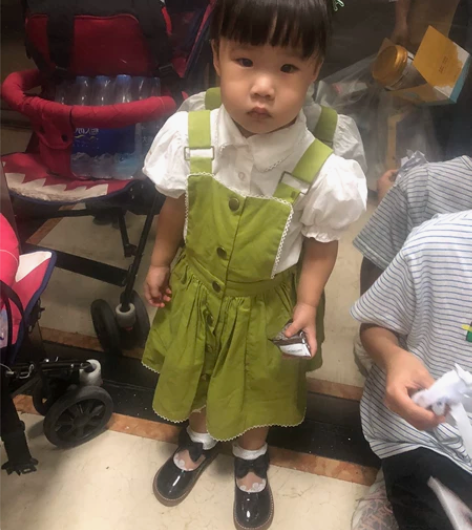 仙草绿背带裙+衬衫 100码 上身超洋气，...