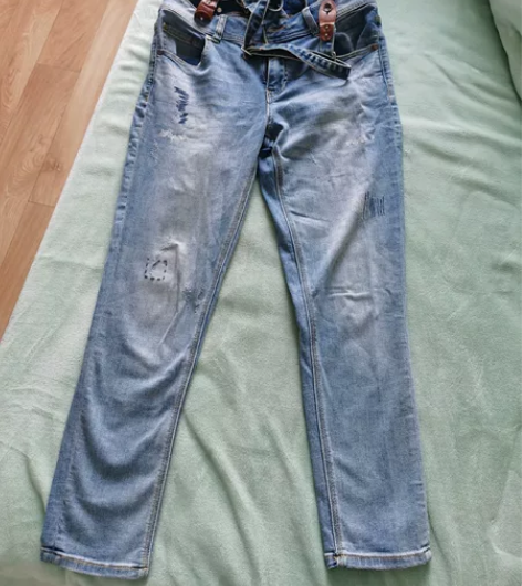 真维斯背带裤，买了有1.2年了应该，不适合...