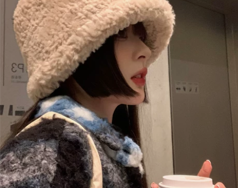 毛绒渔夫帽女秋冬季加厚保暖显脸小水桶帽日系...