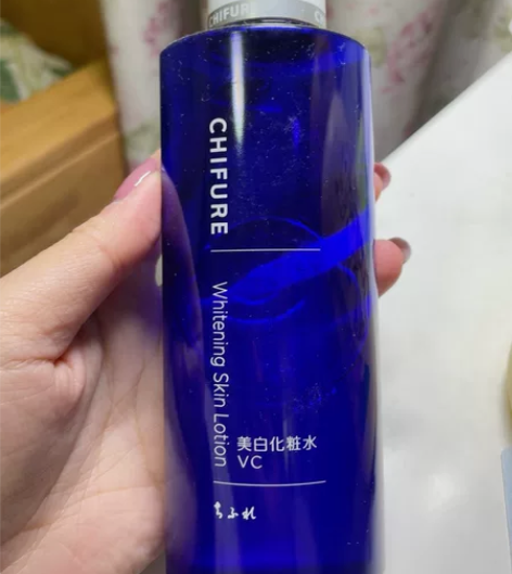 千妇恋美白化妆水，用了一半，很好用，但是最...