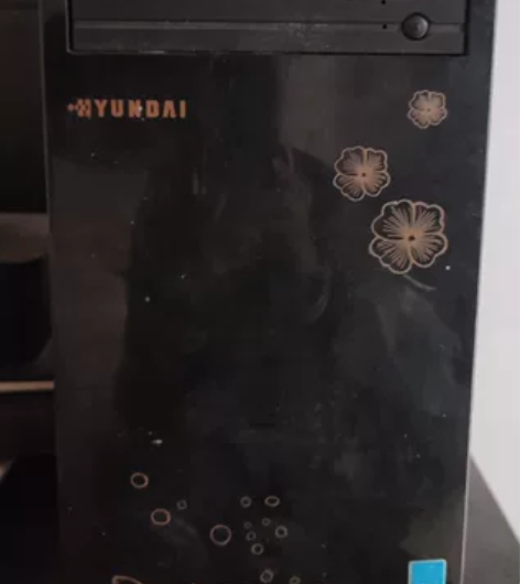 出一台电脑主机。配一根电源线 感兴趣的话点...