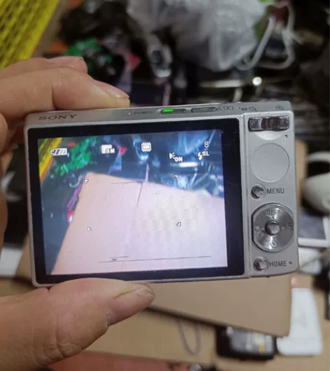 索尼DSC-T100数码相机，整体成色一般...