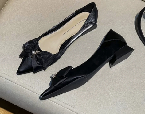 法式尖头粗跟单鞋女2022年新款黑色蝴蝶结...