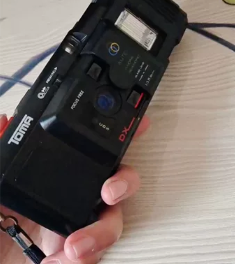 想换一台凤凰牌或海鸥的胶卷机，这台机子闲置...