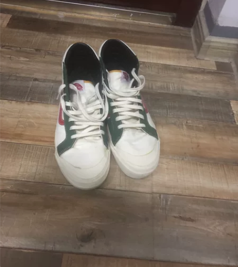 Vans高帮，穿的很少，包邮出，44码，售...