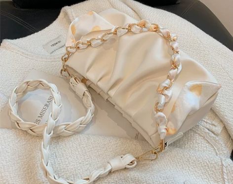 白色云朵包包女ins小众2021新款高级感...