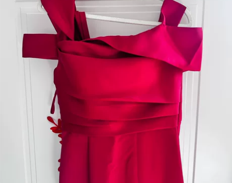 结婚闲置 红色鱼尾裙 仅结婚当天穿了一个小...