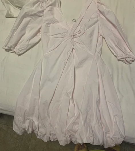 UR淡粉色连衣裙蓬蓬裙 穿一洗一，很可爱，...