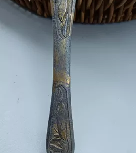 清代，老银鎏金暂刻工艺的双尖一支，后面有双...