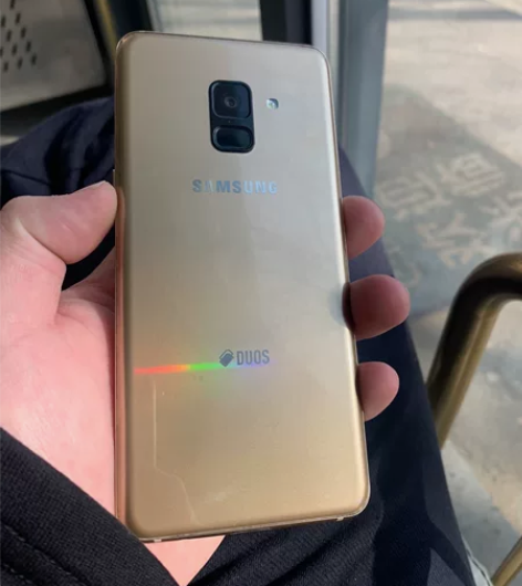 三星Galaxy A8 2018款 就是国...