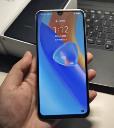 荣耀play5冰岛幻境，8+128g白色的...