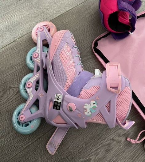 小朋友轮滑全套，高阶阶版，4个轮子的。迪卡...