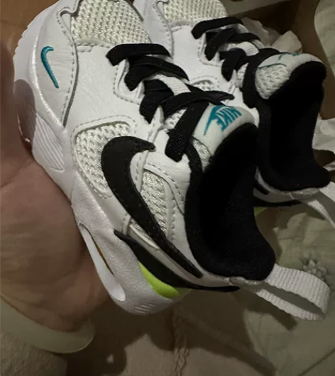 出全新耐克nike童鞋 21码  未下地有...