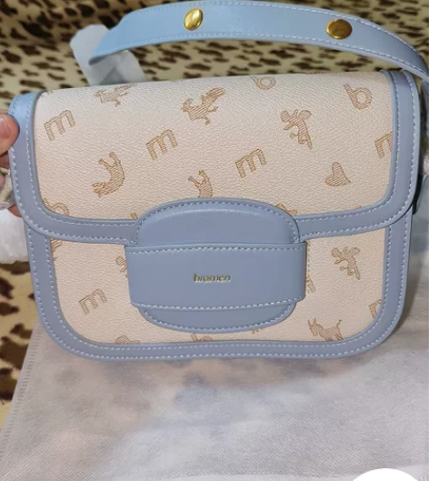 不莱玫音乐家蓝白色猪鼻子马鞍包包全新带吊牌...