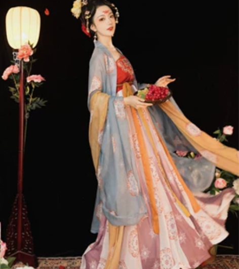 玉术汉服诃子裙一整套出 飞机盒都在 送小饰...