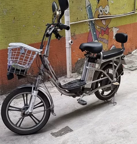 出售台铃48V12安全铝电动车，两个轮胎已...