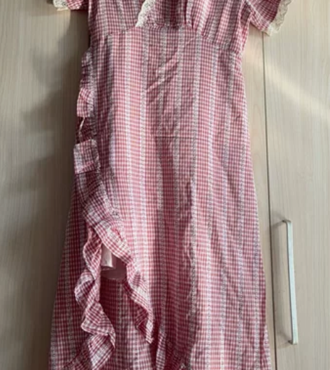 实际图 格子连衣裙。 不退不换 感兴趣的话...