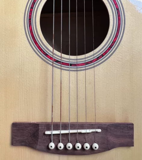 Focus入门吉他 买来基础练习 没怎么使...