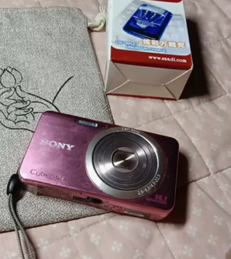 【SONY】索尼数码相机 型号是DSC－W...