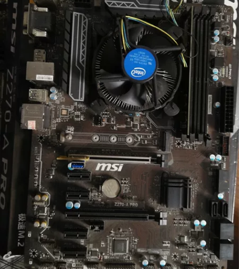 电脑主板，懂行的出价，购入价格为2300。...