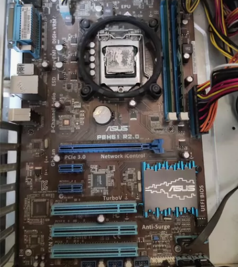 华硕 P8H61 R2.0 主板 成色如图...