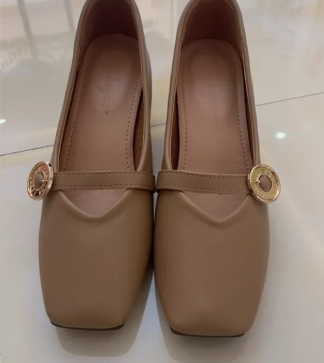 包邮方头粗跟单鞋，超级软，39码的，脚宽的...