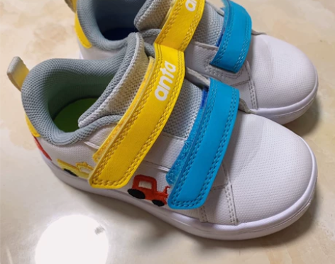 安踏儿童板鞋 八成新 55包邮出 码数26...