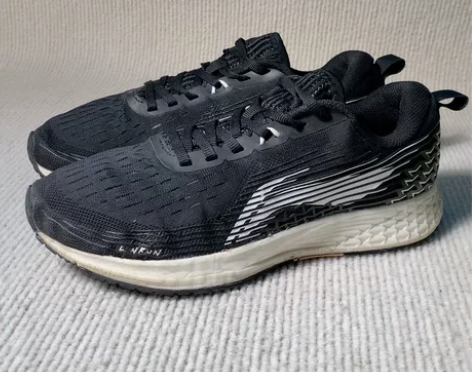 38码  李宁赤兔4网面轻便透气减震回弹跑...