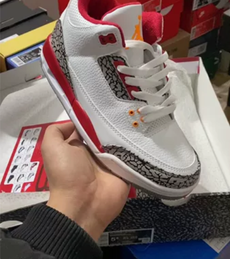 乔丹全新,尺码全 感兴趣的话点“我想要”和...