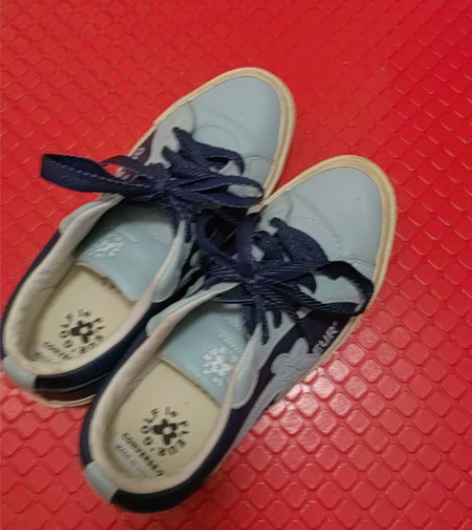 匡威小花 感兴趣的话点“我想要”和我私聊吧～