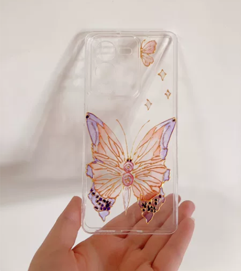 非常通透的手机壳，自然光下和灯光下对比，没...