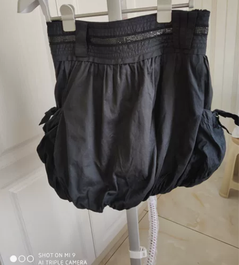 黑色花苞裙,全新的没有穿过以前在商场买的吊...