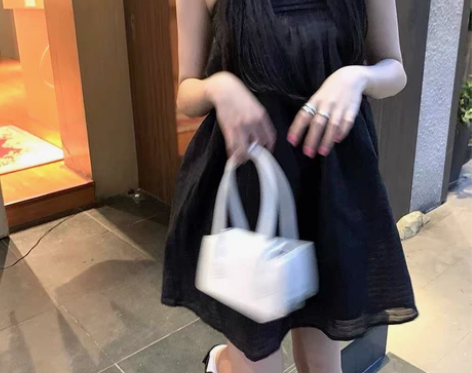 可交换赫本港风暗黑度假风珍珠吊带抹胸裙 纹...