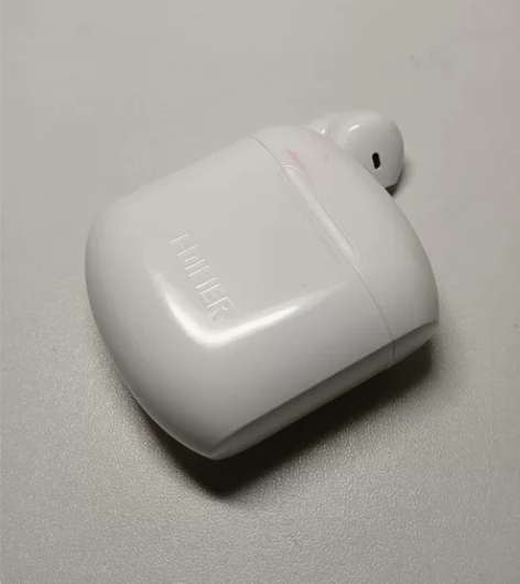 就是这个，这个是耳机仓加左耳 本来之前是买...