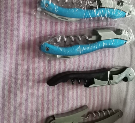 红酒啤酒多功能开瓶器，只有四个，全新 感兴...