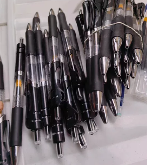 k35中性笔30支笔 感兴趣的话点“我想要...