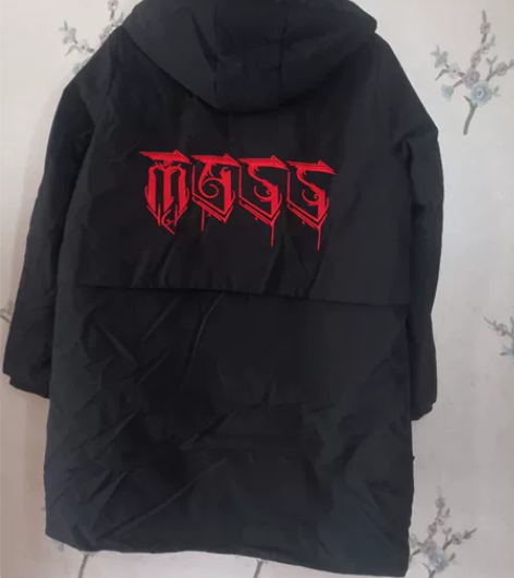 纯黑刺绣加厚保暖冬季宽松中长款羽绒服男 L...