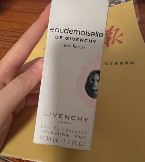 GIVENCHY纪梵希都市新贵香水淡香粉花...